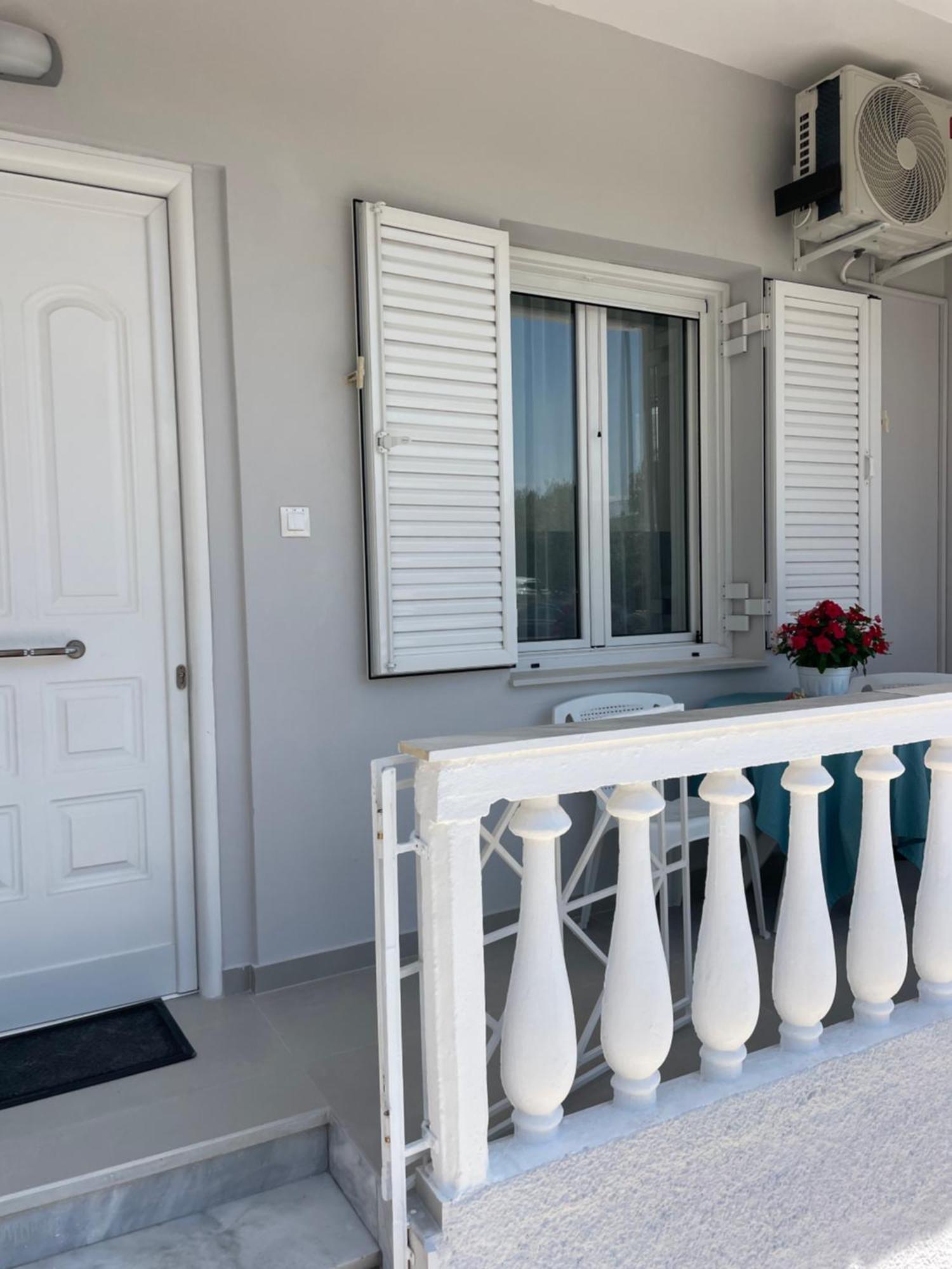 Kyma Luxury Suite Kiáton Buitenkant foto
