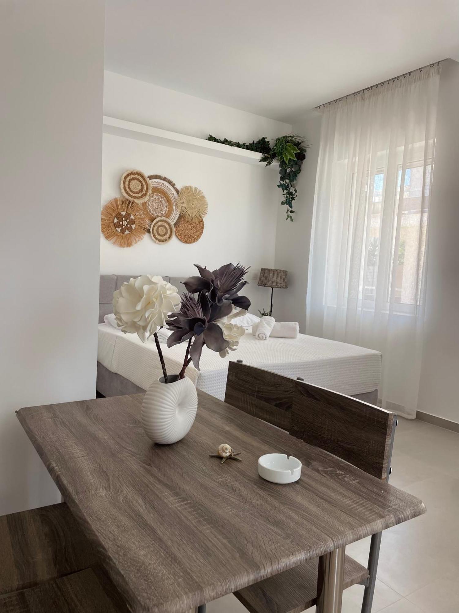 Kyma Luxury Suite Kiáton Buitenkant foto